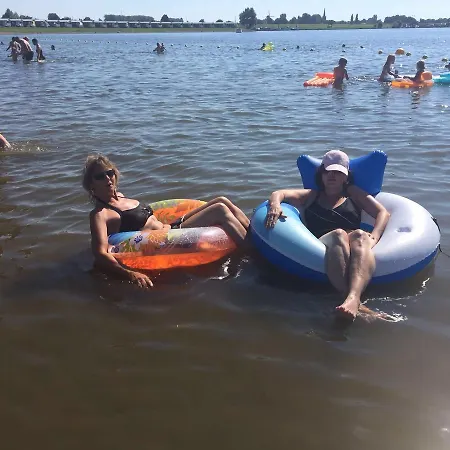 Bed & Breakfast Aan De Limes In