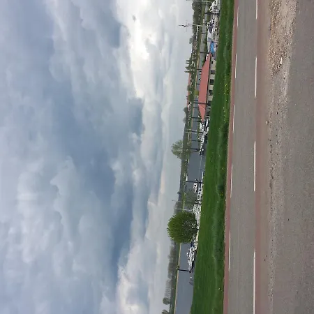 לינה וארוחת בוקר Aan De Limes In Maurik